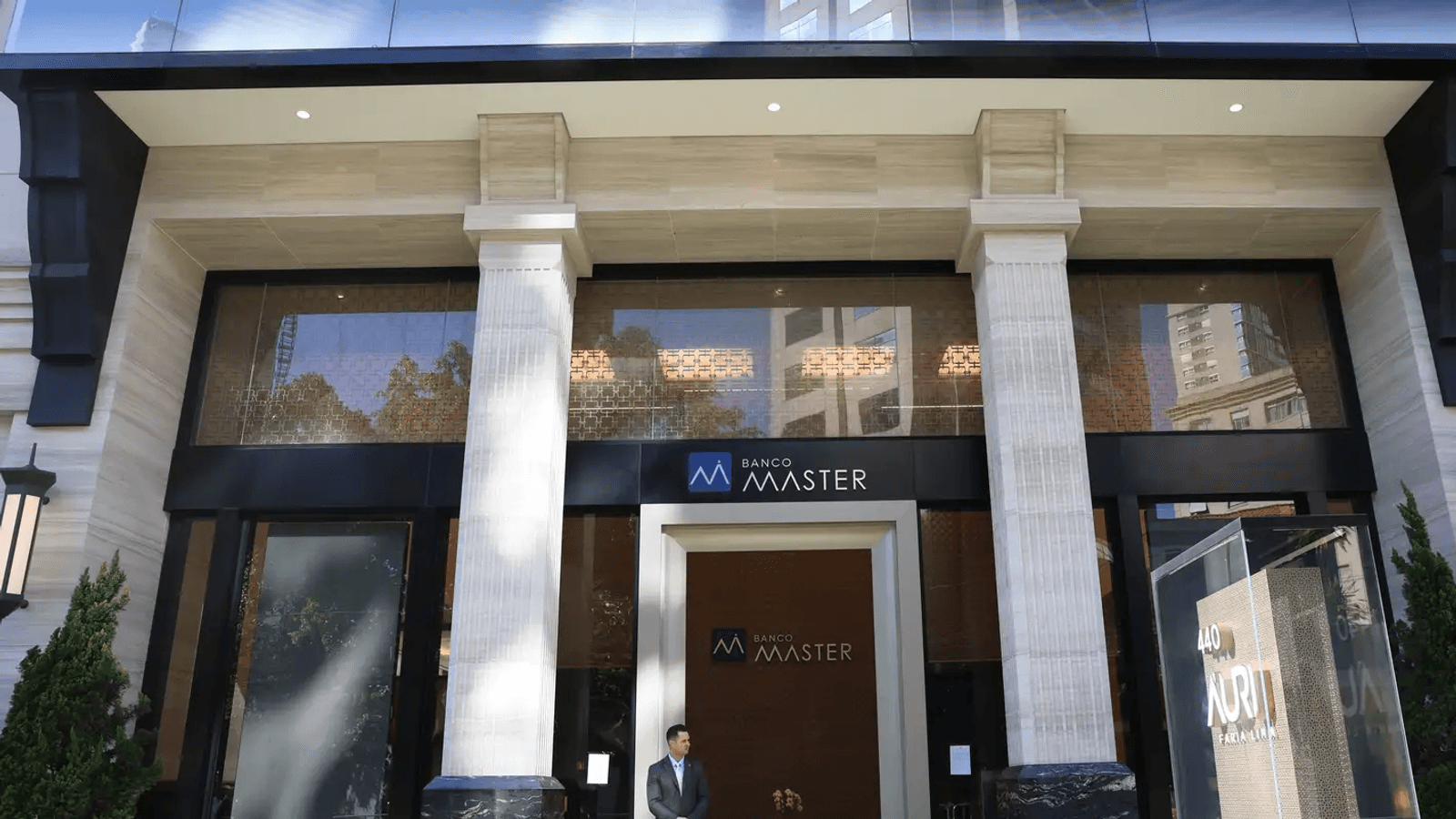 Fachada do Banco Master em São Paulo.